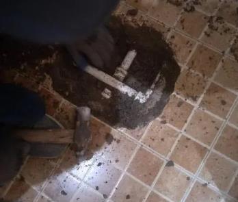 铜仁市卫生间漏水维修公司为您分享下卫生间渗水如何处理及注意事项